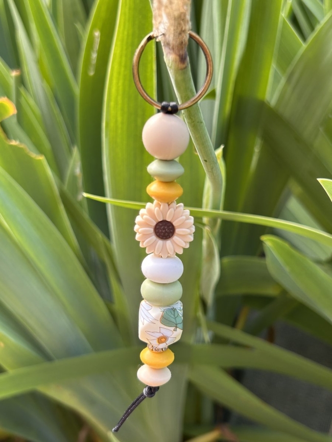 Porte clefs - Fleur beige vert-jaune