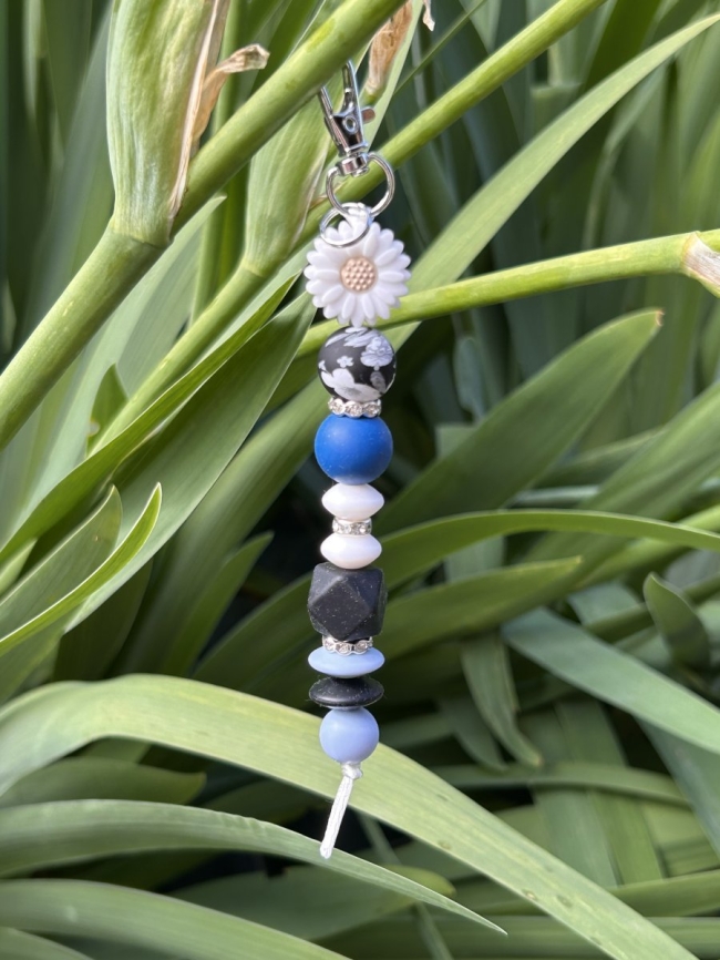 Porte clefs - Fleur blanche-bleu
